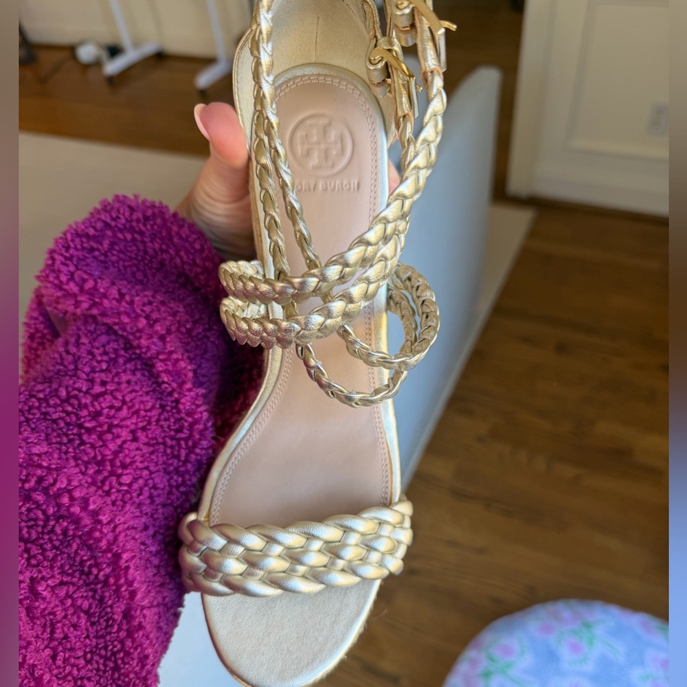 Tory Burch Braided Wedge Sandals, gold and beige, never worn, size 9 - Picture 9 of 9